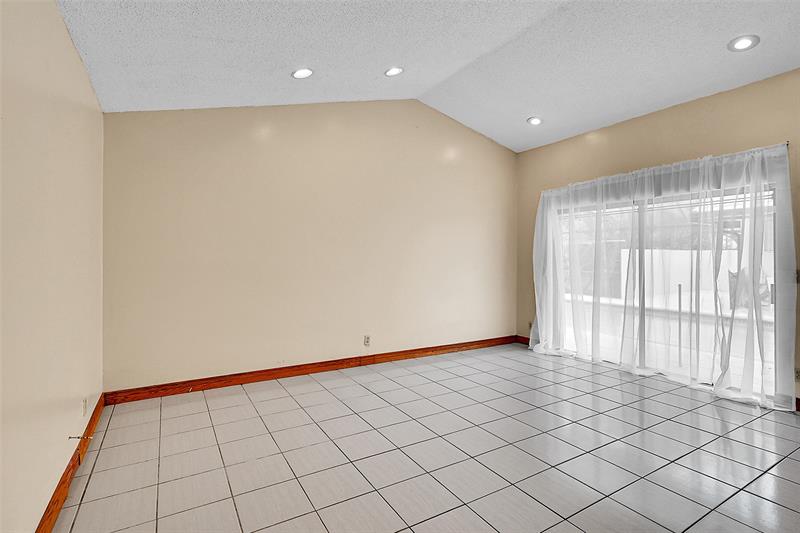 Image 25 of 59 For 8899 47th Dr