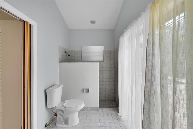 Image 32 of 59 For 8899 47th Dr