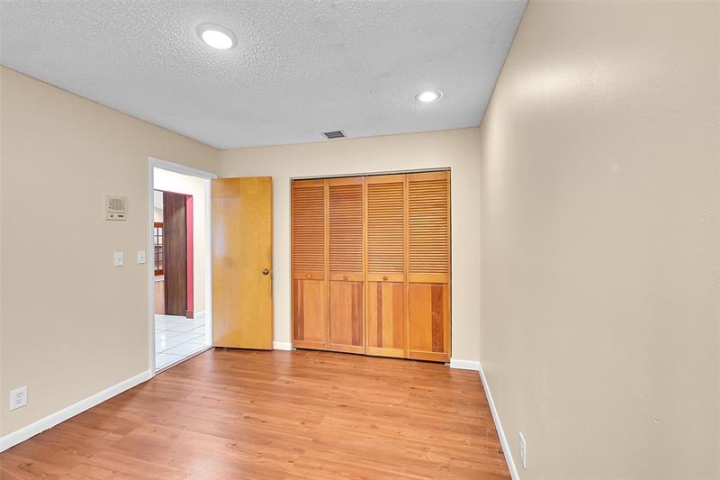 Image 34 of 59 For 8899 47th Dr