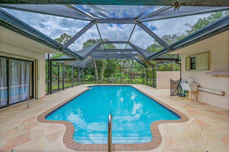Image 38 of 59 For 8899 47th Dr