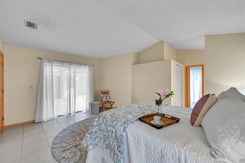 Image 4 of 59 For 8899 47th Dr