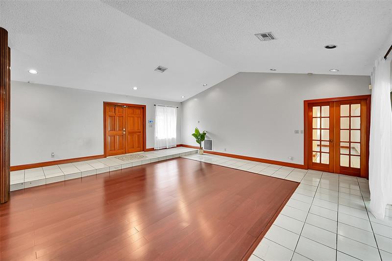 Image 48 of 59 For 8899 47th Dr
