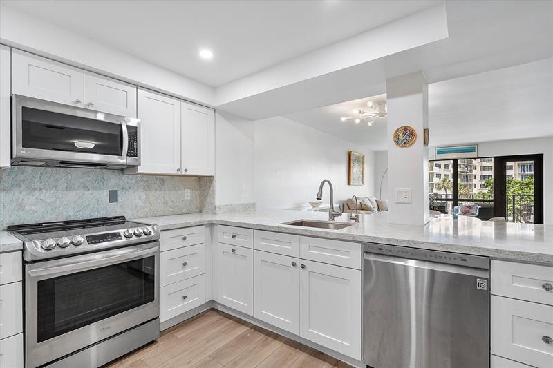 Image 10 of 25 For 5000 Ocean Blvd  306