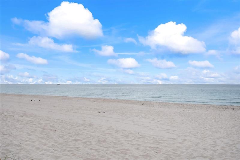 Image 22 of 25 For 5000 Ocean Blvd  306