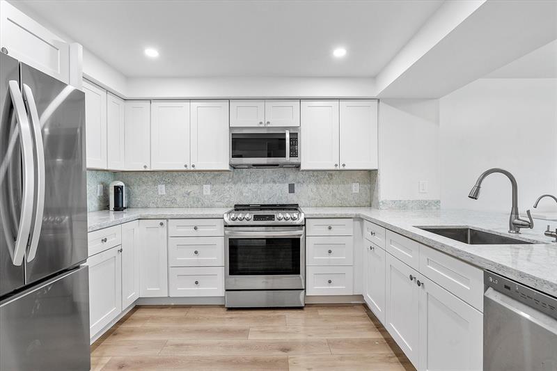 Image 9 of 25 For 5000 Ocean Blvd  306