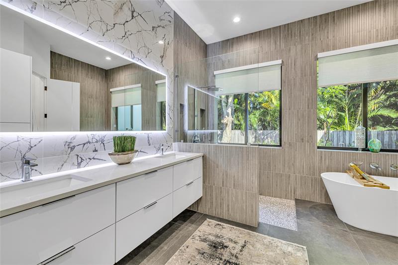 Image 15 of 58 For 419 22nd Street
