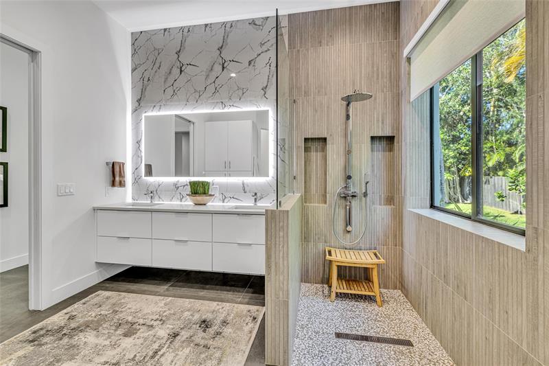 Image 27 of 58 For 419 22nd Street