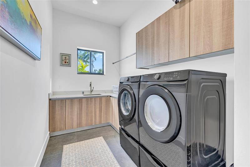 Image 40 of 58 For 419 22nd Street