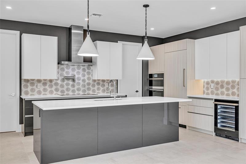 Image 16 of 63 For 1504 6th Ct  