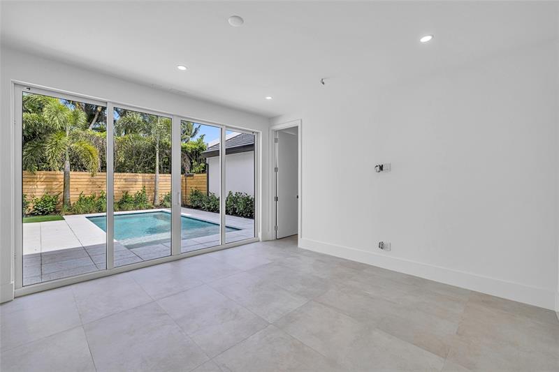Image 19 of 63 For 1504 6th Ct  