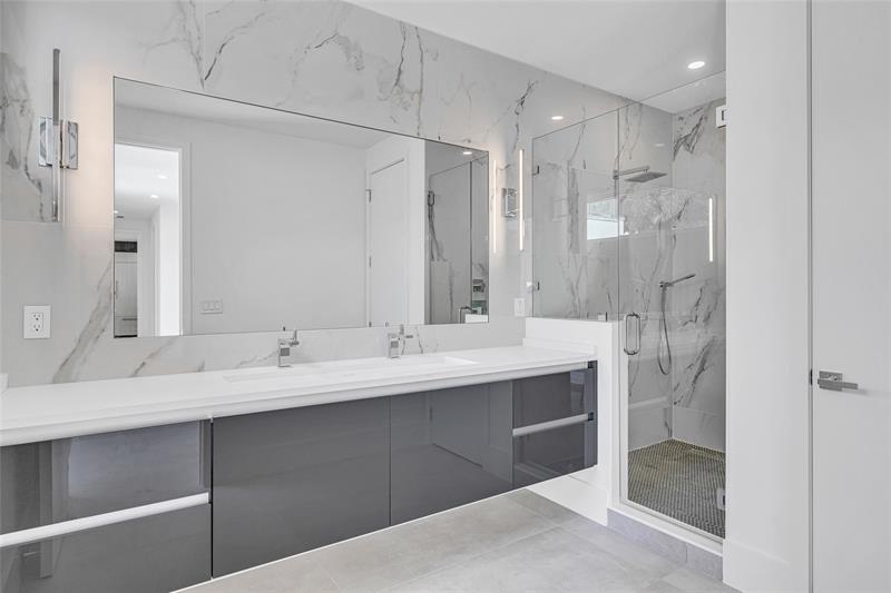 Image 21 of 63 For 1504 6th Ct  