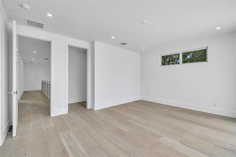 Image 31 of 63 For 1504 6th Ct  