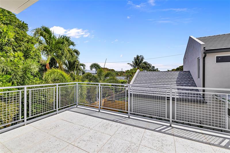 Image 32 of 63 For 1504 6th Ct  