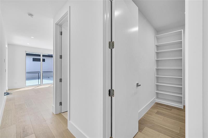 Image 39 of 63 For 1504 6th Ct  