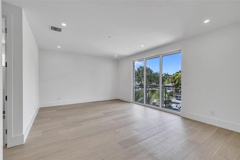 Image 45 of 63 For 1504 6th Ct  