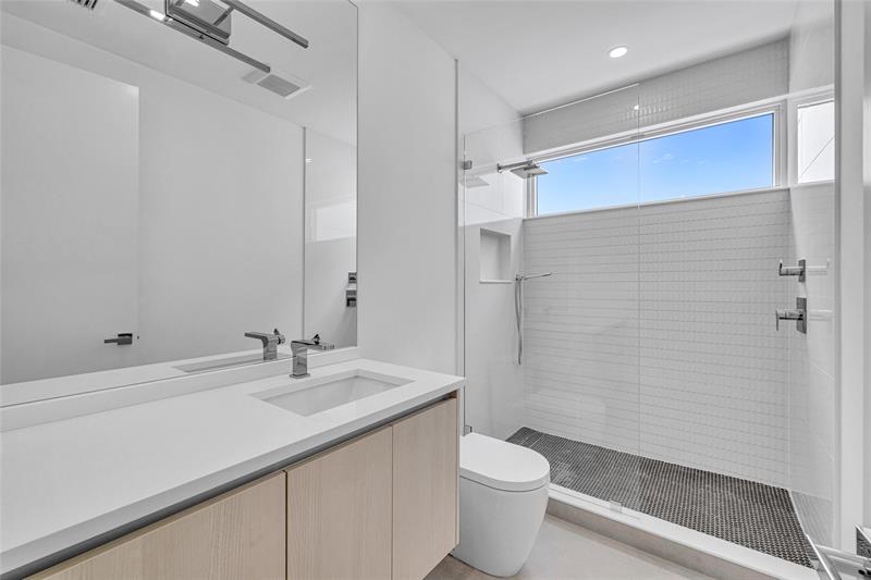 Image 48 of 63 For 1504 6th Ct  