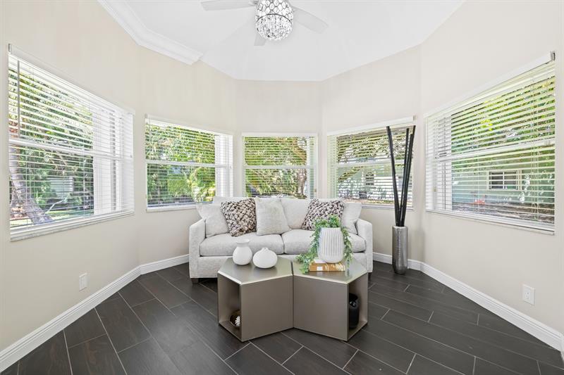 Image 14 of 47 For 8618 Sawpine Rd