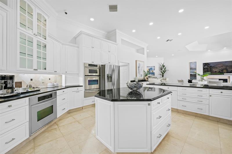 Image 21 of 47 For 8618 Sawpine Rd