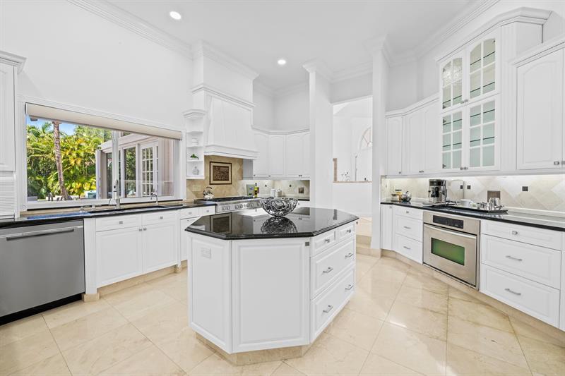 Image 22 of 47 For 8618 Sawpine Rd