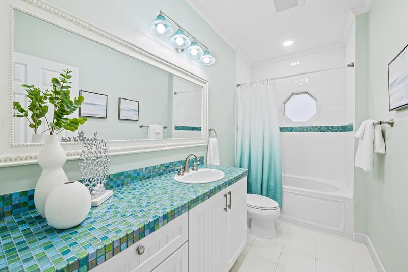 Image 36 of 47 For 8618 Sawpine Rd