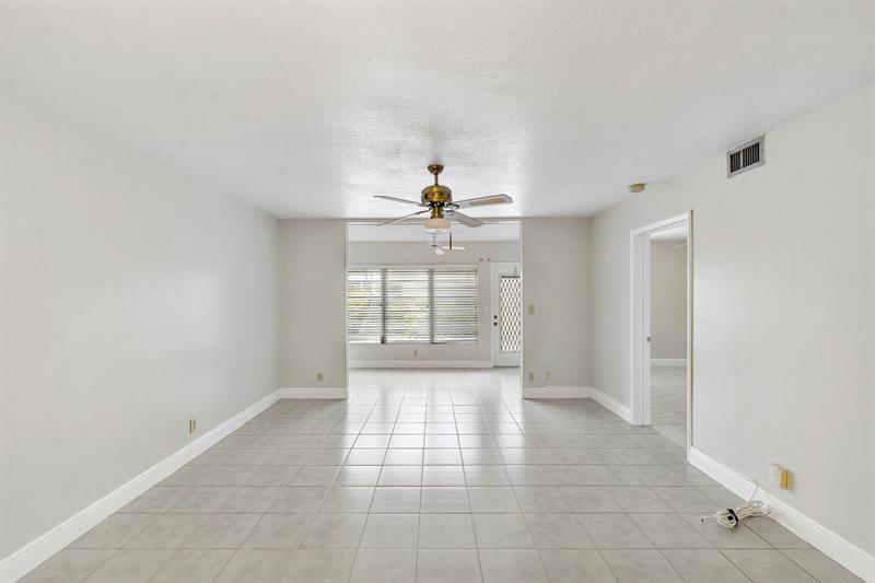 Image 14 of 41 For 18771 Stewart Cir  3