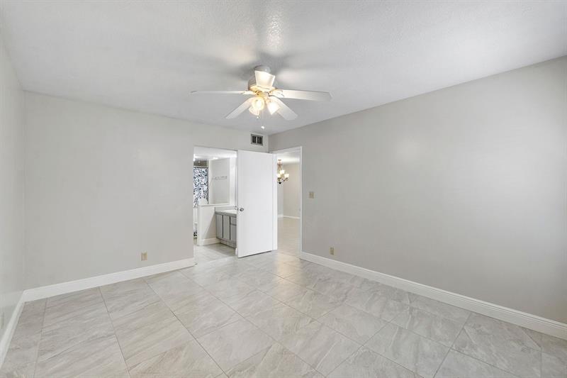 Image 15 of 41 For 18771 Stewart Cir  3