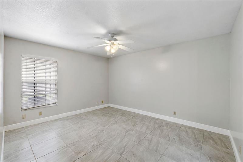 Image 19 of 41 For 18771 Stewart Cir  3