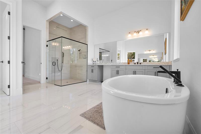 Image 15 of 67 For 15938 Pendio Dr
