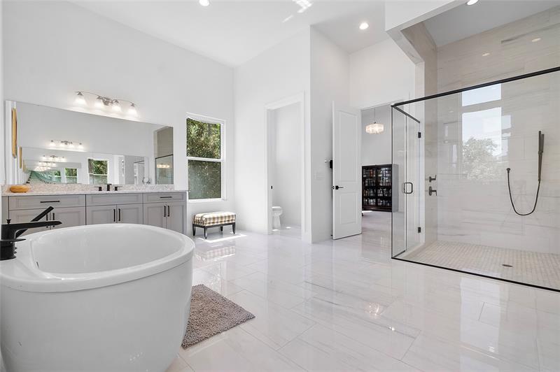 Image 18 of 67 For 15938 Pendio Dr