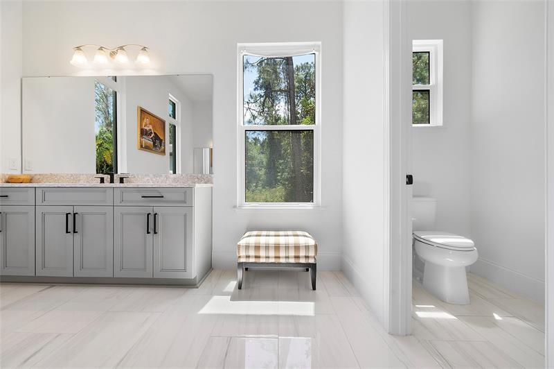 Image 19 of 67 For 15938 Pendio Dr