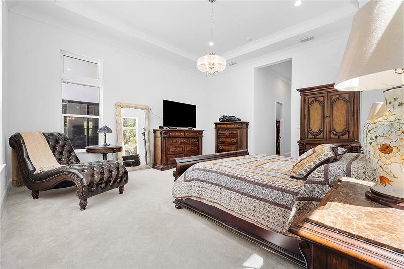 Image 22 of 67 For 15938 Pendio Dr