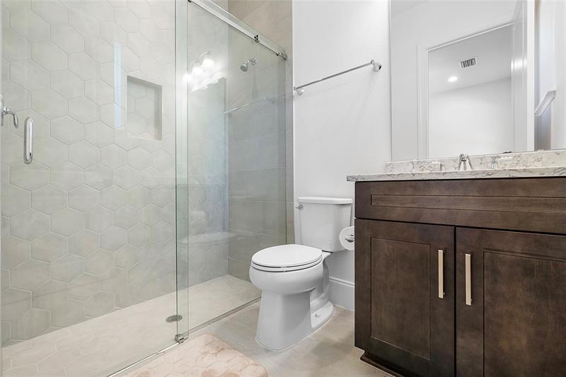 Image 29 of 67 For 15938 Pendio Dr