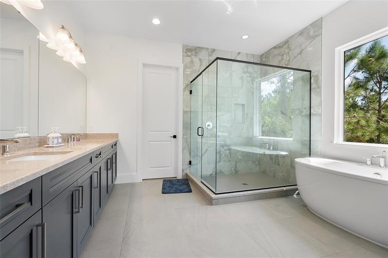Image 36 of 67 For 15938 Pendio Dr
