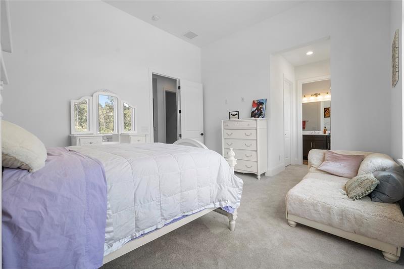 Image 44 of 67 For 15938 Pendio Dr
