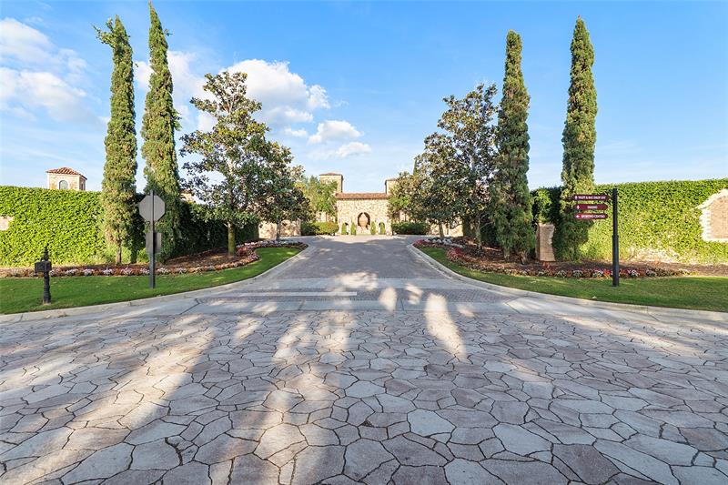 Image 62 of 67 For 15938 Pendio Dr
