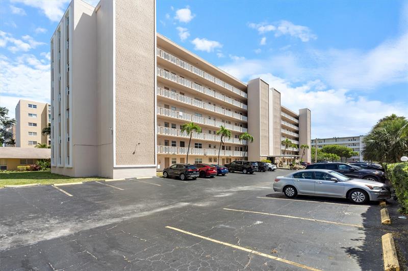 Details for 421 14th Ave  302, Hallandale Beach, FL 33009