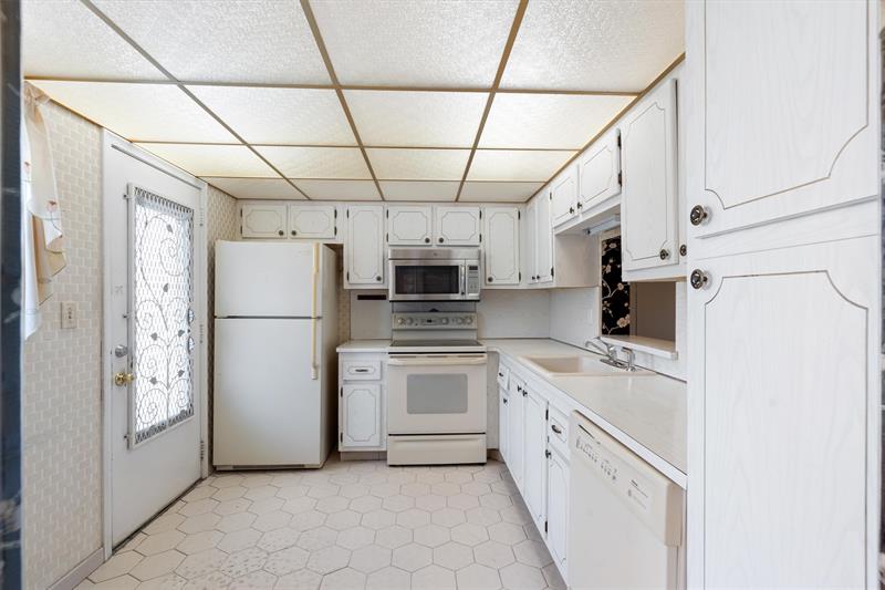Image 4 of 33 For 421 14th Ave  302