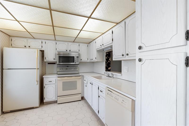 Image 5 of 33 For 421 14th Ave  302