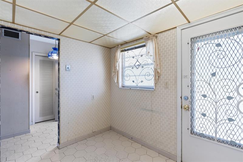 Image 6 of 33 For 421 14th Ave  302