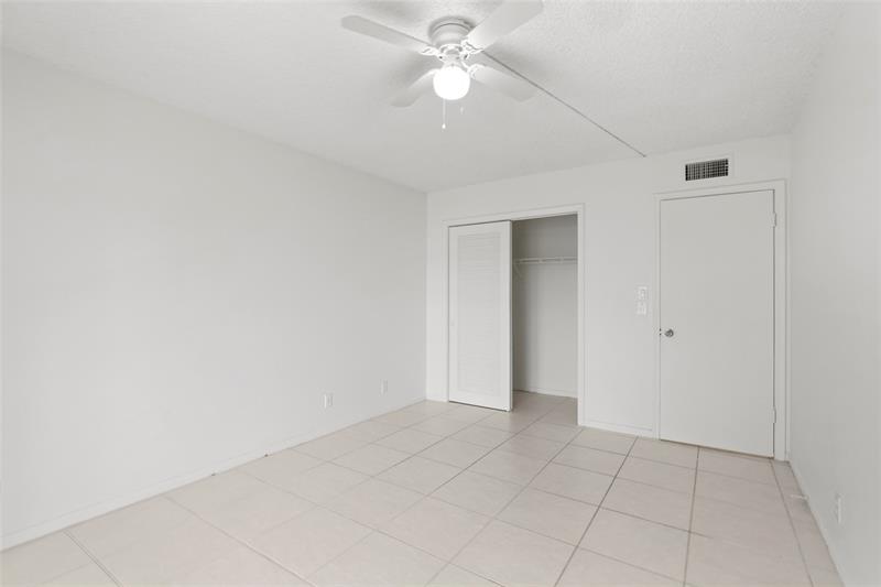 Image 17 of 24 For 302 Wellington C  302