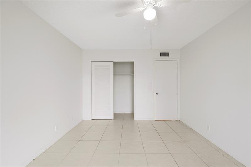 Image 18 of 24 For 302 Wellington C  302