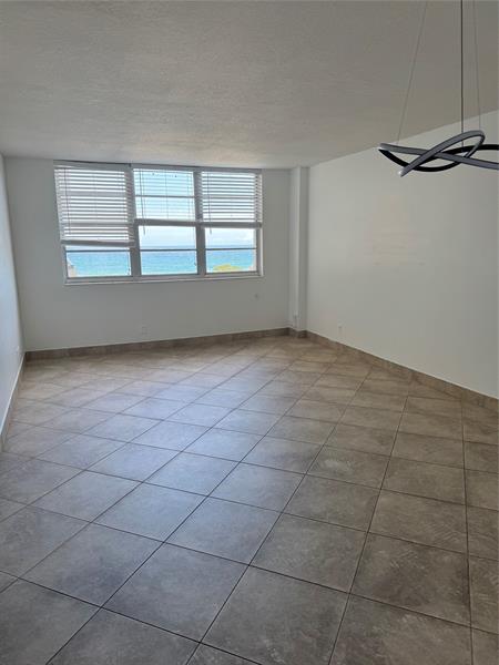 Image 5 of 8 For 1900 Ocean Blvd  3v