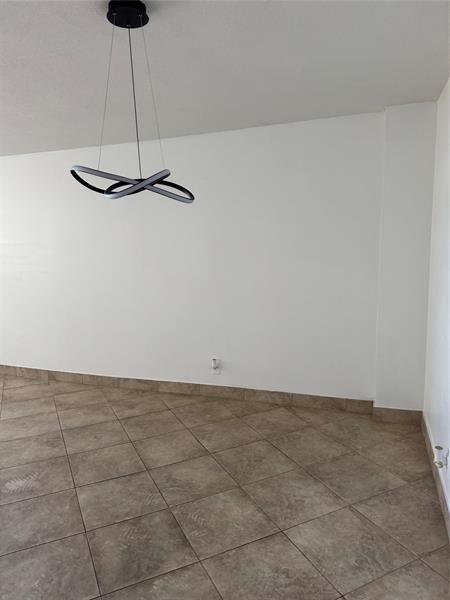 Image 6 of 8 For 1900 Ocean Blvd  3v