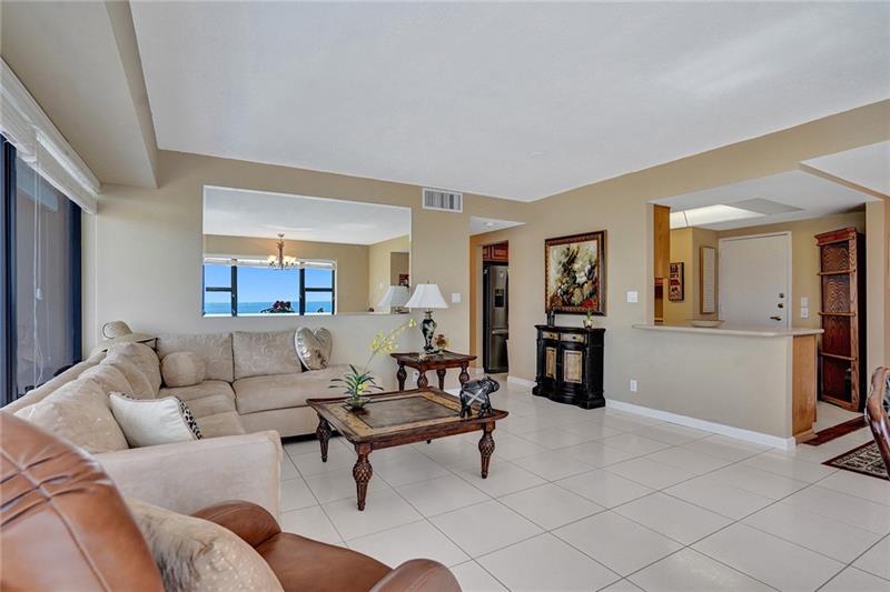 Image 11 of 33 For 3800 Galt Ocean Dr  406