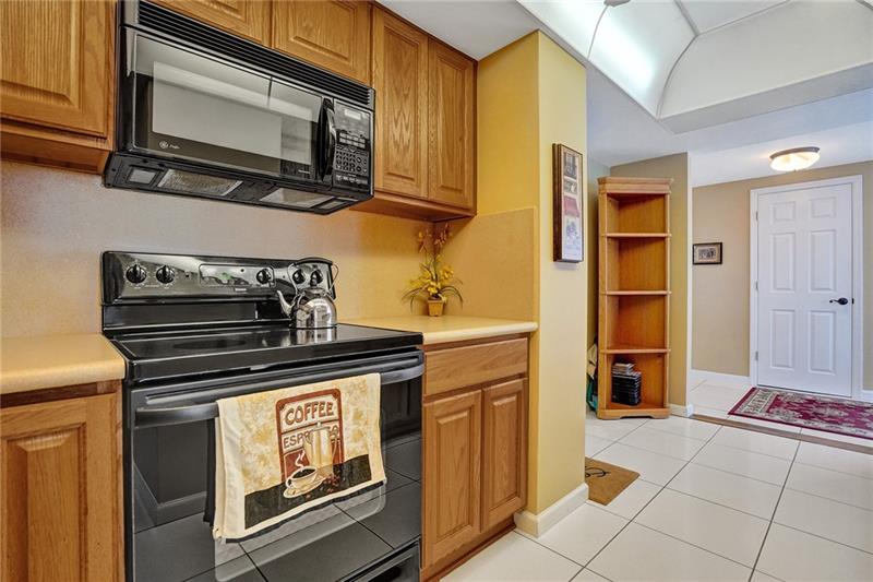Image 16 of 33 For 3800 Galt Ocean Dr  406