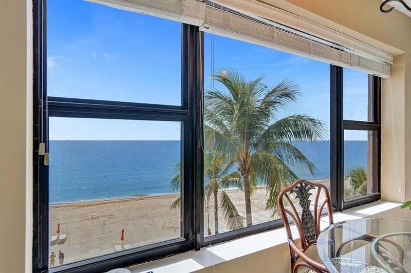 Image 4 of 33 For 3800 Galt Ocean Dr  406