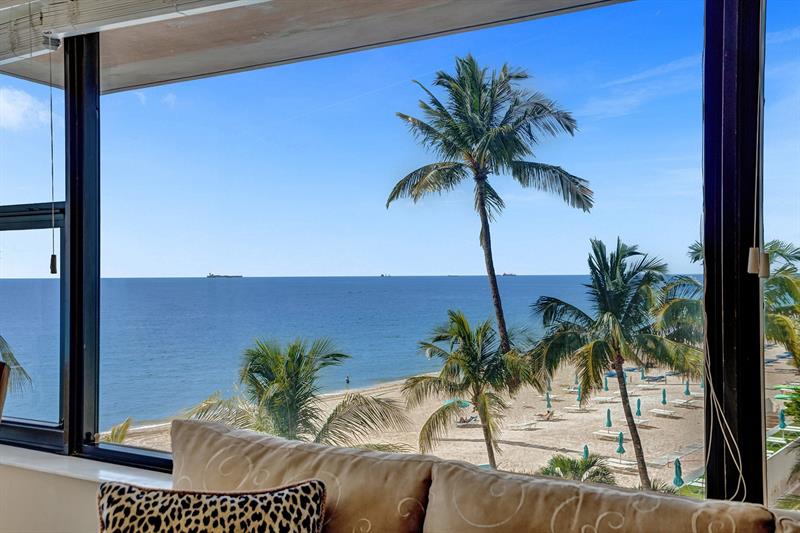 Image 8 of 33 For 3800 Galt Ocean Dr  406