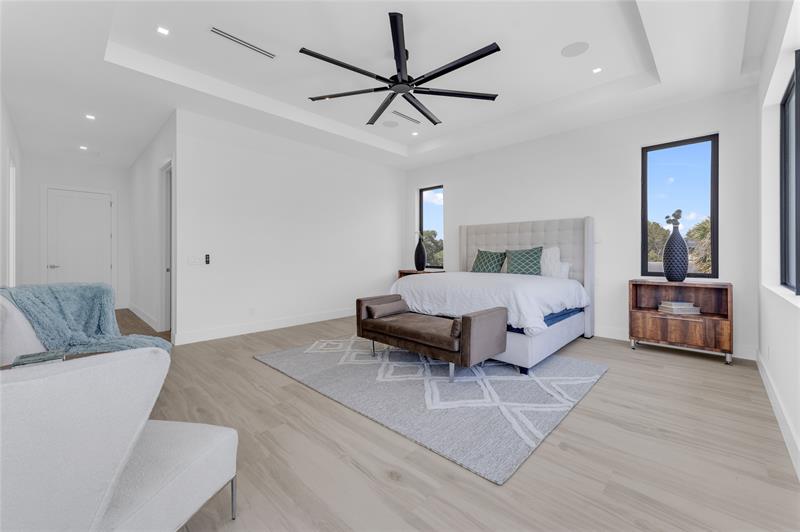 Image 22 of 61 For 235 11th Street