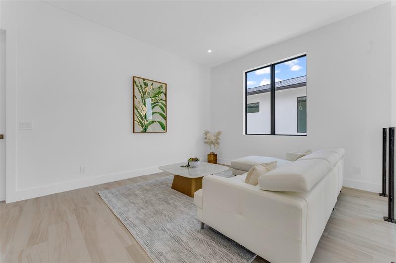 Image 31 of 61 For 235 11th Street