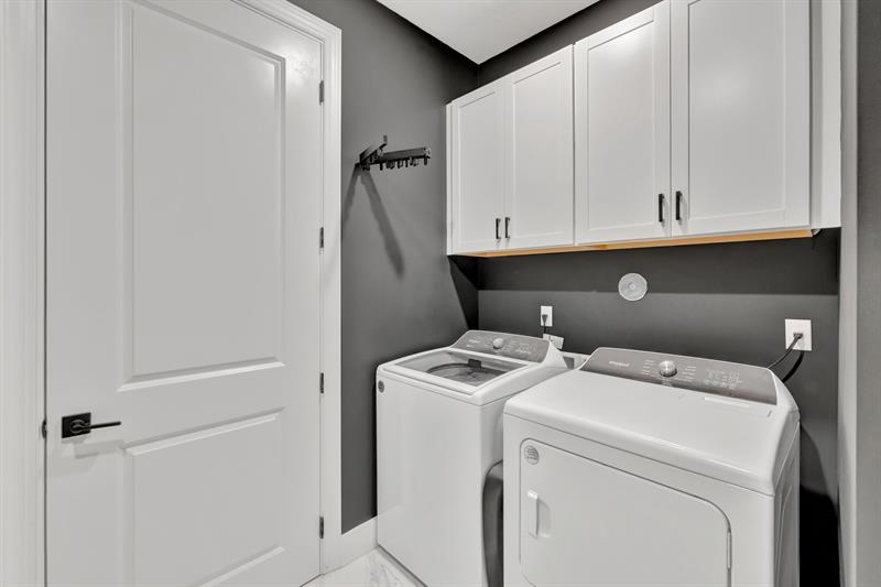 Image 30 of 54 For 2644 Primrose Pl